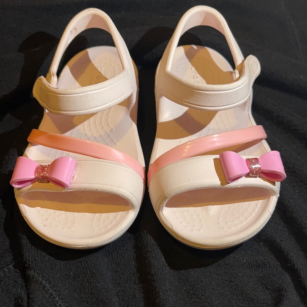 toddler girl pink crocs lina